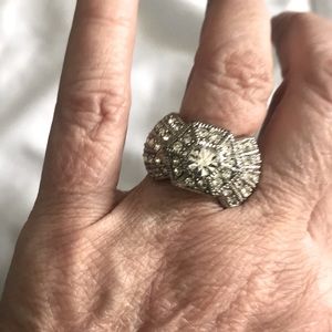 Bundle 3/$30 various items -Beautiful big bow ring